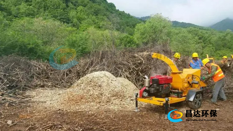 甘肅林業(yè)山區(qū)園林綠化養(yǎng)護(hù)中心樹枝粉碎機(jī)客戶現(xiàn)場