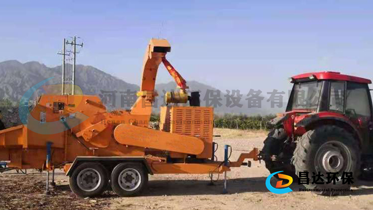 河南昌達(dá)HC-6175型大型樹(shù)枝破碎機(jī)北京客戶(hù)現(xiàn)場(chǎng)