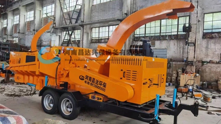 內(nèi)蒙古客戶訂購hc-6175大型移動檸條粉碎機.jpg
