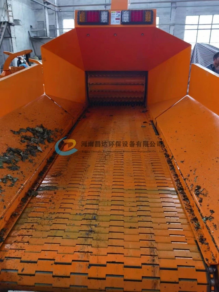 內(nèi)蒙古客戶訂購hc-6175大型移動檸條粉碎機3.jpg