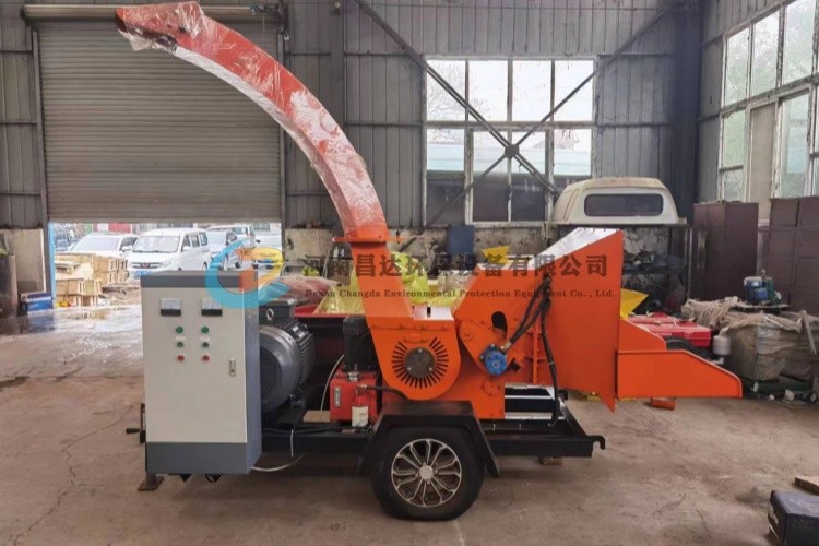 安徽合肥可以定制6140移動(dòng)電機(jī)版樹(shù)枝粉碎機(jī).jpg