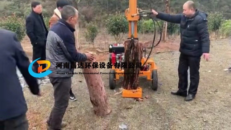 河南昌達(dá)移動劈木機(jī)云南昆明客戶現(xiàn)場