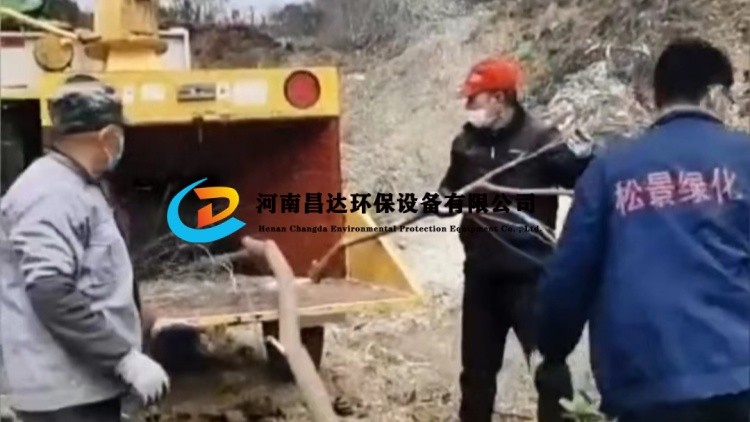 6145樹枝粉碎機(jī)新疆客戶使用現(xiàn)場