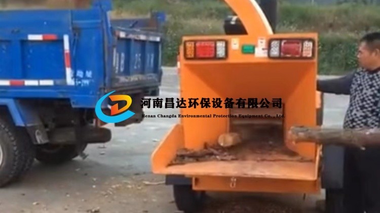 河南昌達(dá)HC-6145樹枝粉碎機(jī)河南信陽客戶使用現(xiàn)場
