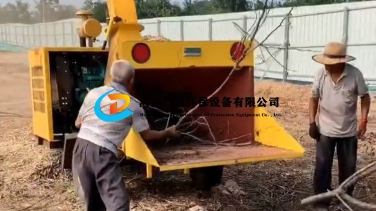 河南昌達(dá)6145樹枝樹條粉碎機(jī)河南南陽客戶使用現(xiàn)場