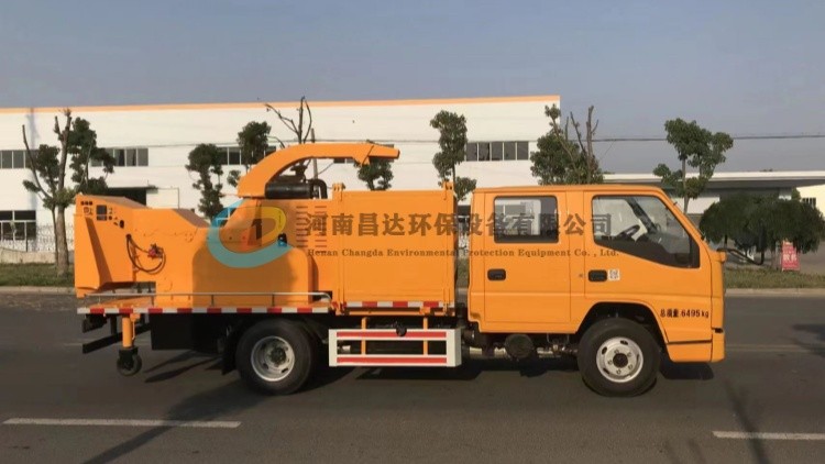湖北客戶定制車載式樹枝粉碎車主機(jī)2.jpg